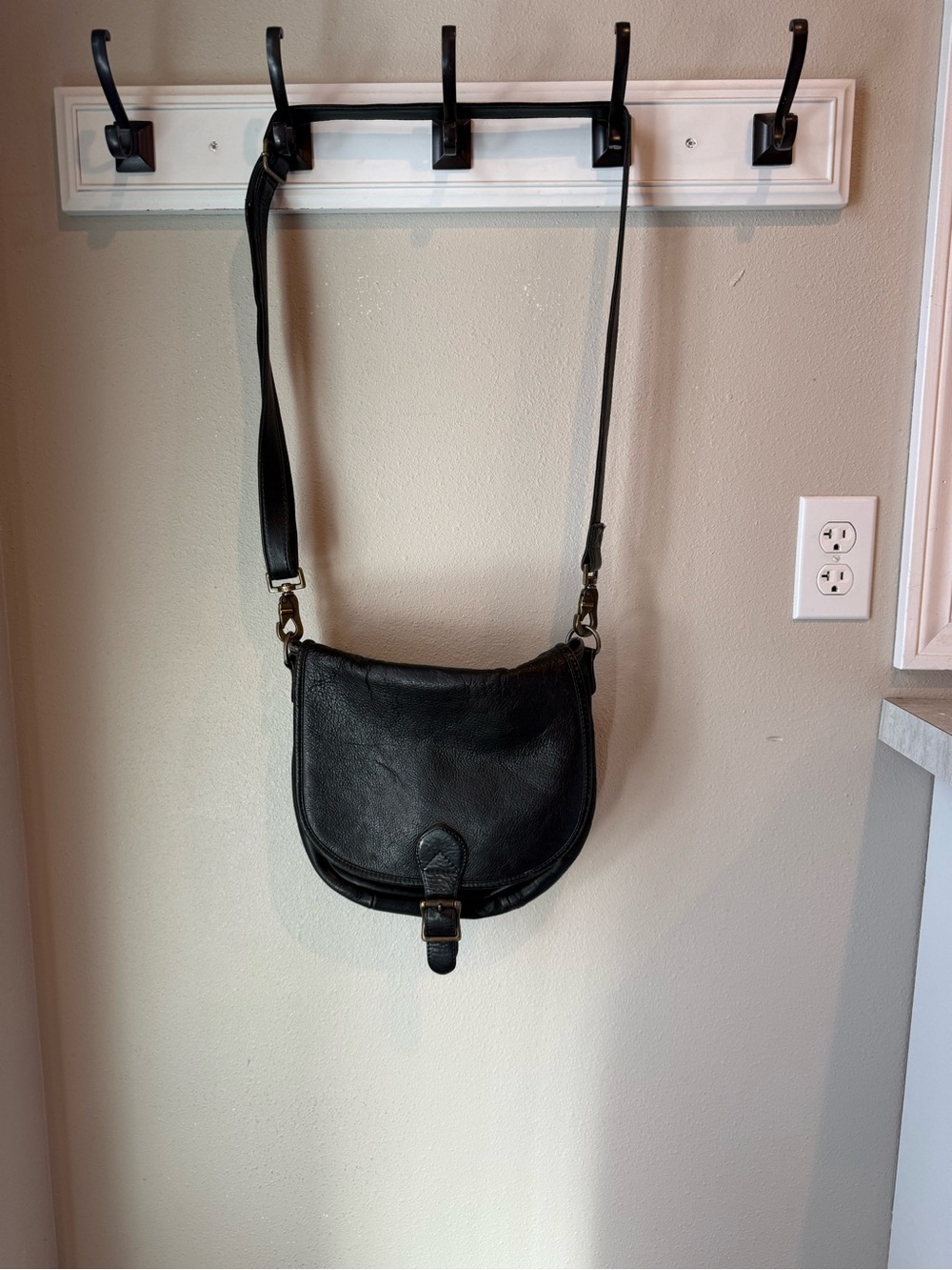Vintage Hobo International Leather Crossbody Saddle Bag - Classic Women's Bag